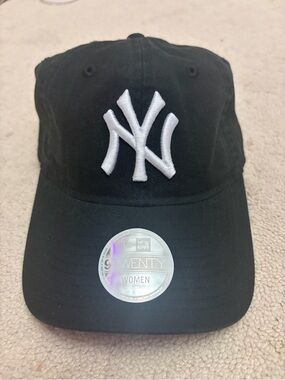 Brand new New Era NY Yankees Black Baseball Cap with White Logo